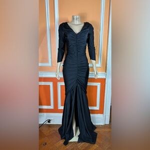 CHIARA BONI LA PETITE ROBE 
Ruched Front Slit Mermaid Gown